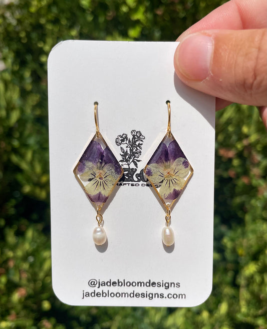Pansy & pearl